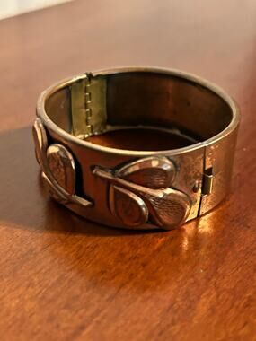 Vintage Copper Leaf Pattern Bangle Bracelet Embossed Floral Leaf Motif